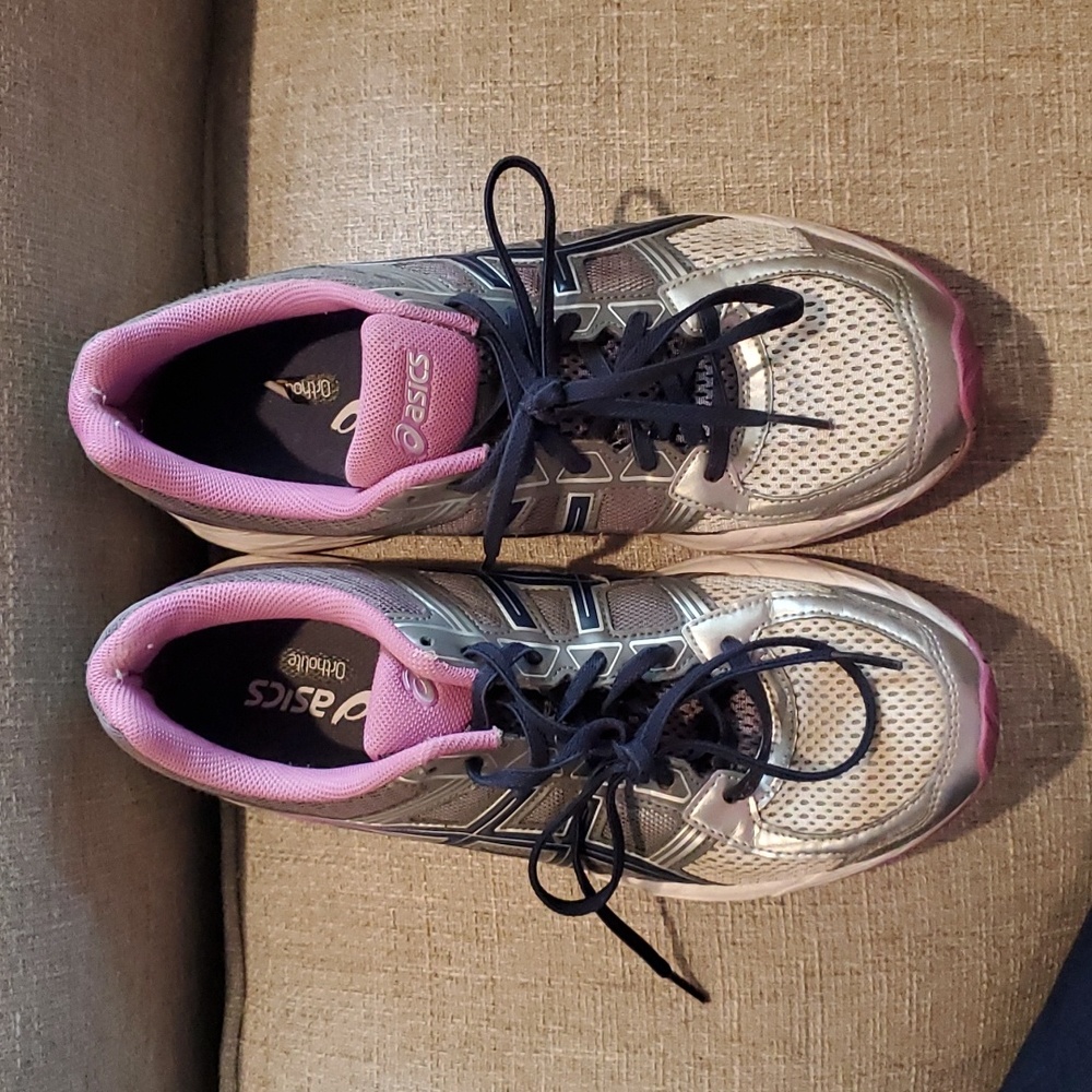 Asics womens gel contend 4 running shoe 9.5